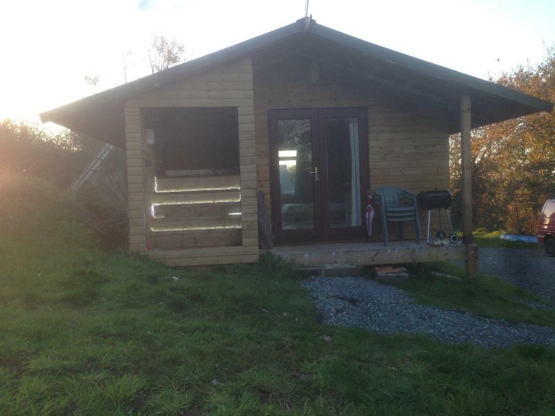 Hygge Hut Apartment Pembroke Exterior photo