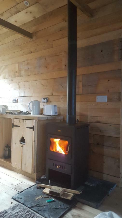 Hygge Hut Apartment Pembroke Exterior photo