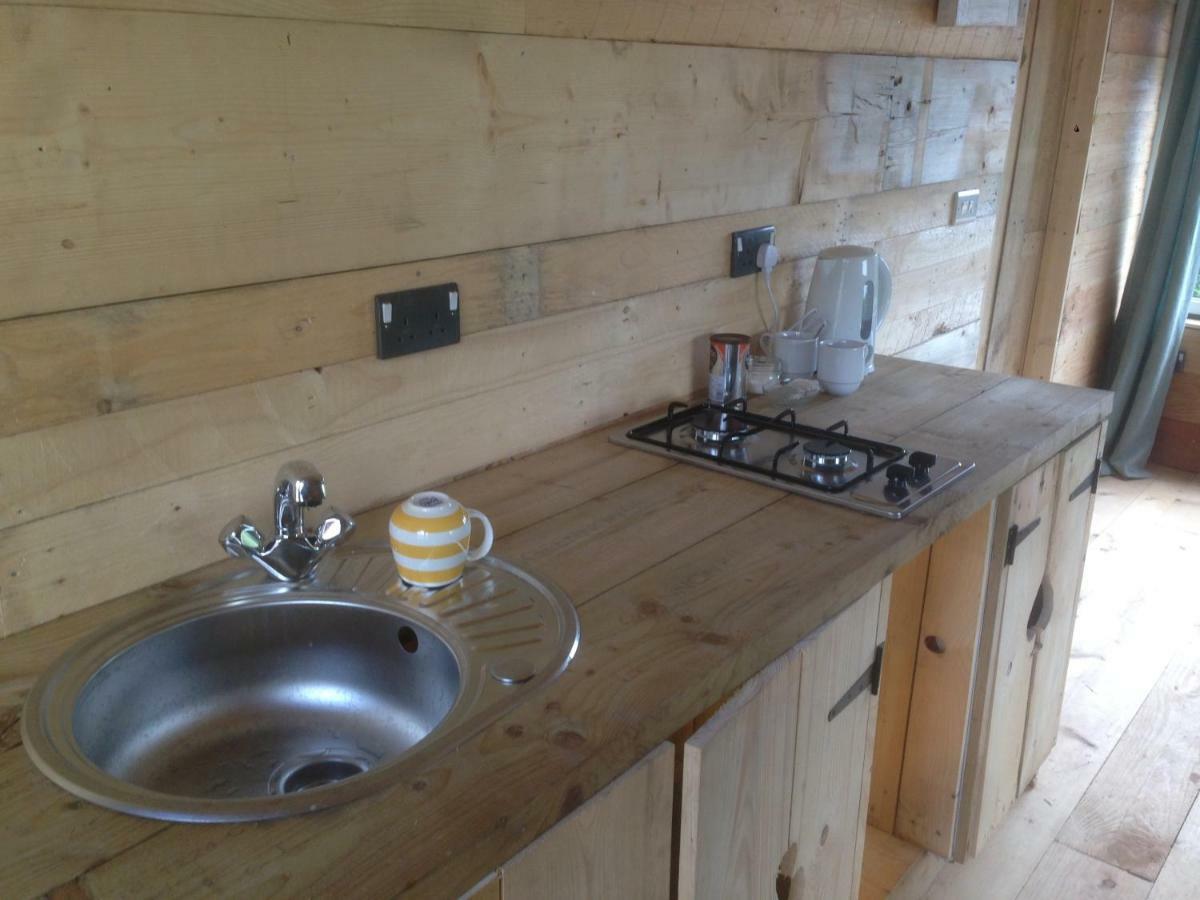 Hygge Hut Apartment Pembroke Exterior photo